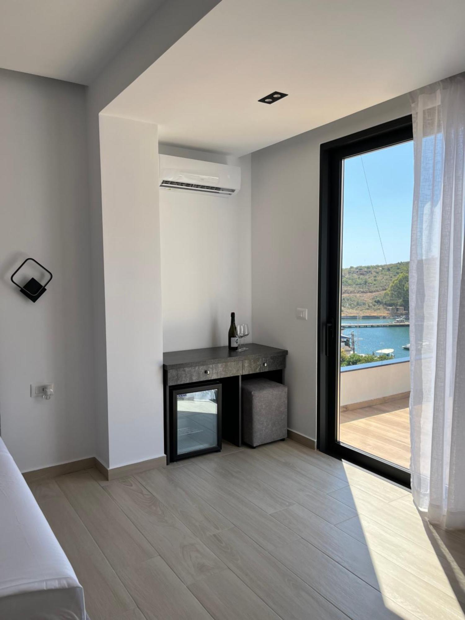 Del Mare Hotel Саранде Екстериор снимка