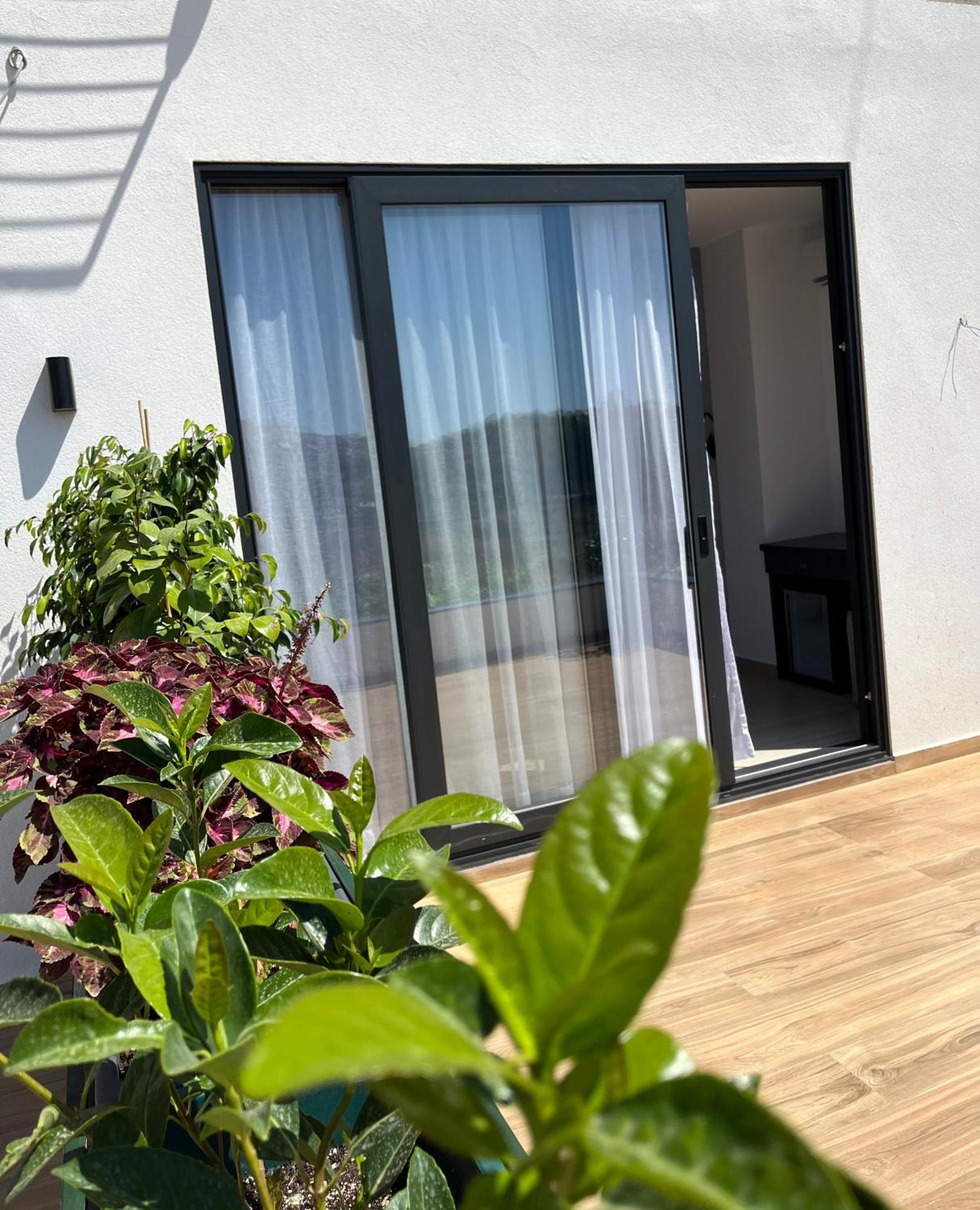 Del Mare Hotel Саранде Екстериор снимка