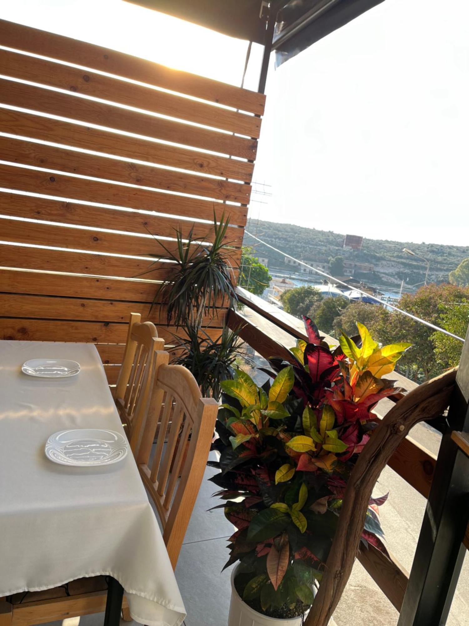 Del Mare Hotel Саранде Екстериор снимка